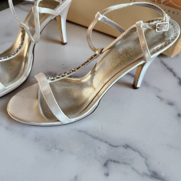 Michaelangelo womens size 8.5 Tessa white rhinestone sparkle open toe high heels - Picture 2 of 7